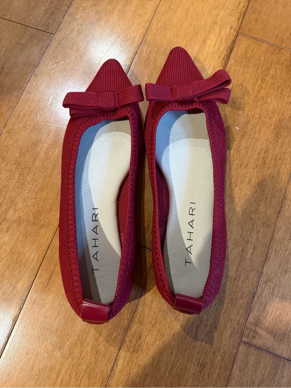Tahari Burgundy/Red Knit Bow Pointed-Toe Flats Size 6